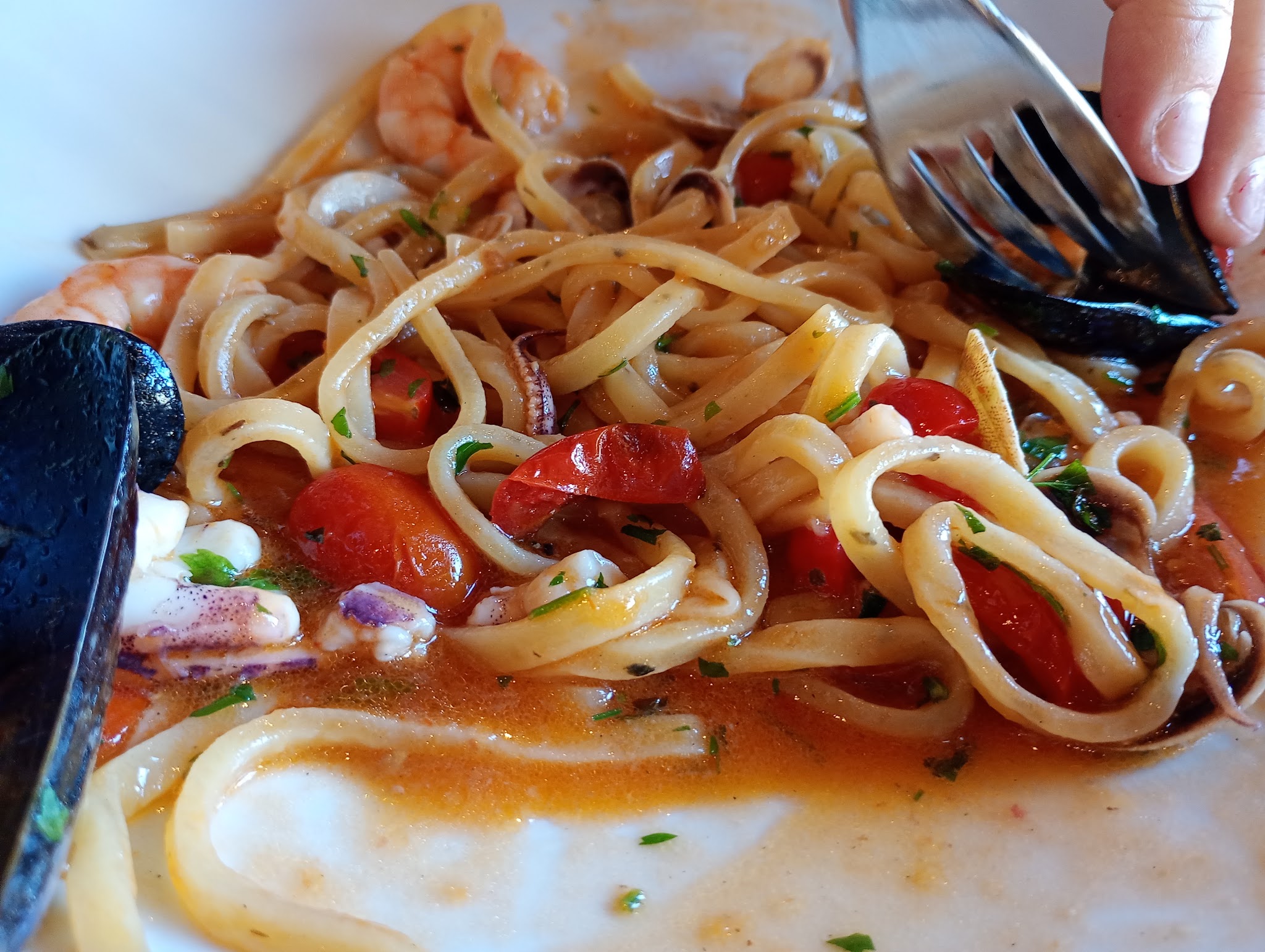 Pasta di mare servita da L'Opposto